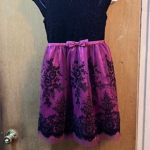 Like new Jona Michelle formal dress size 10 girls. Black/purple